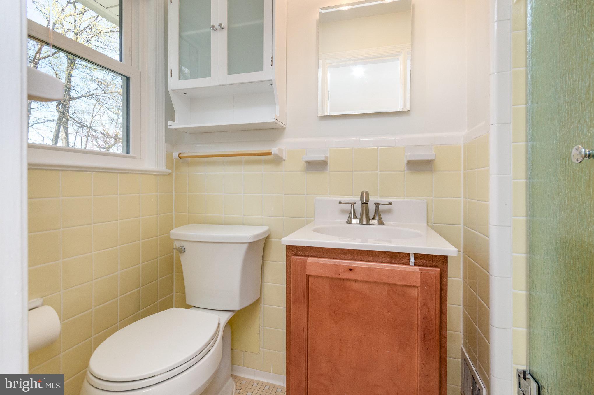 BROYHILL FOREST - Residential Lease