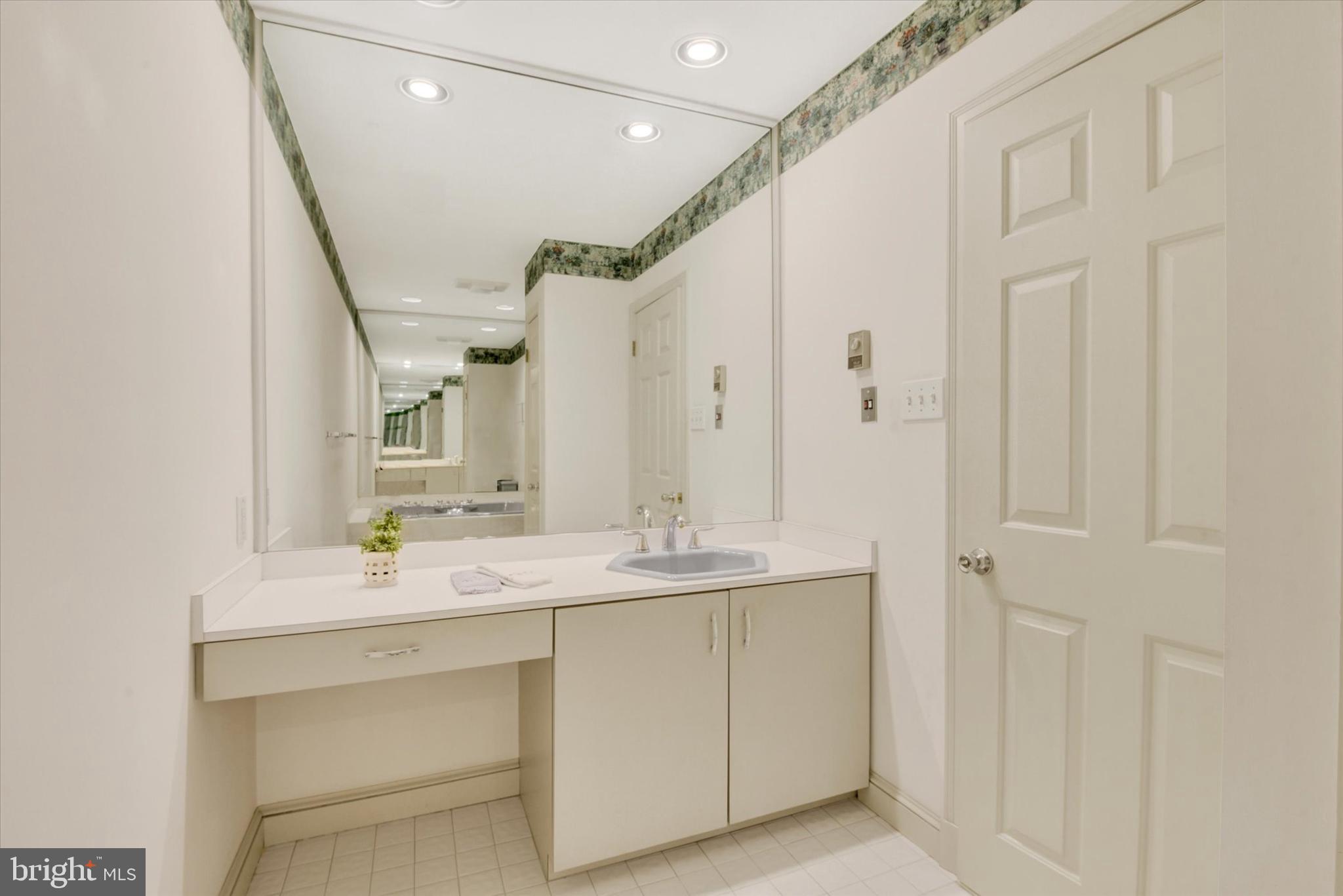HAMPSTEAD HEIGHTS - Residential