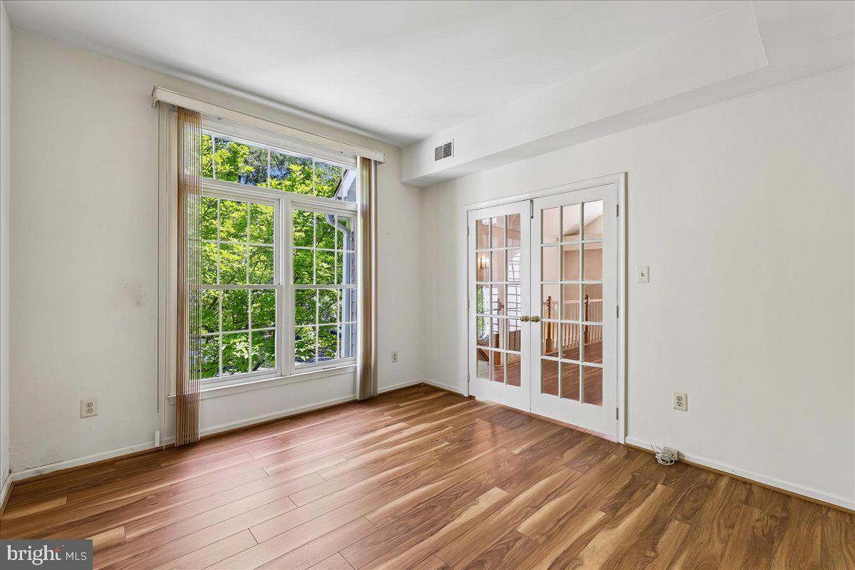 HAMPTON POINTE - Residential