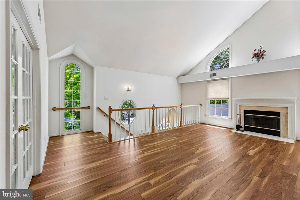 HAMPTON POINTE - Residential