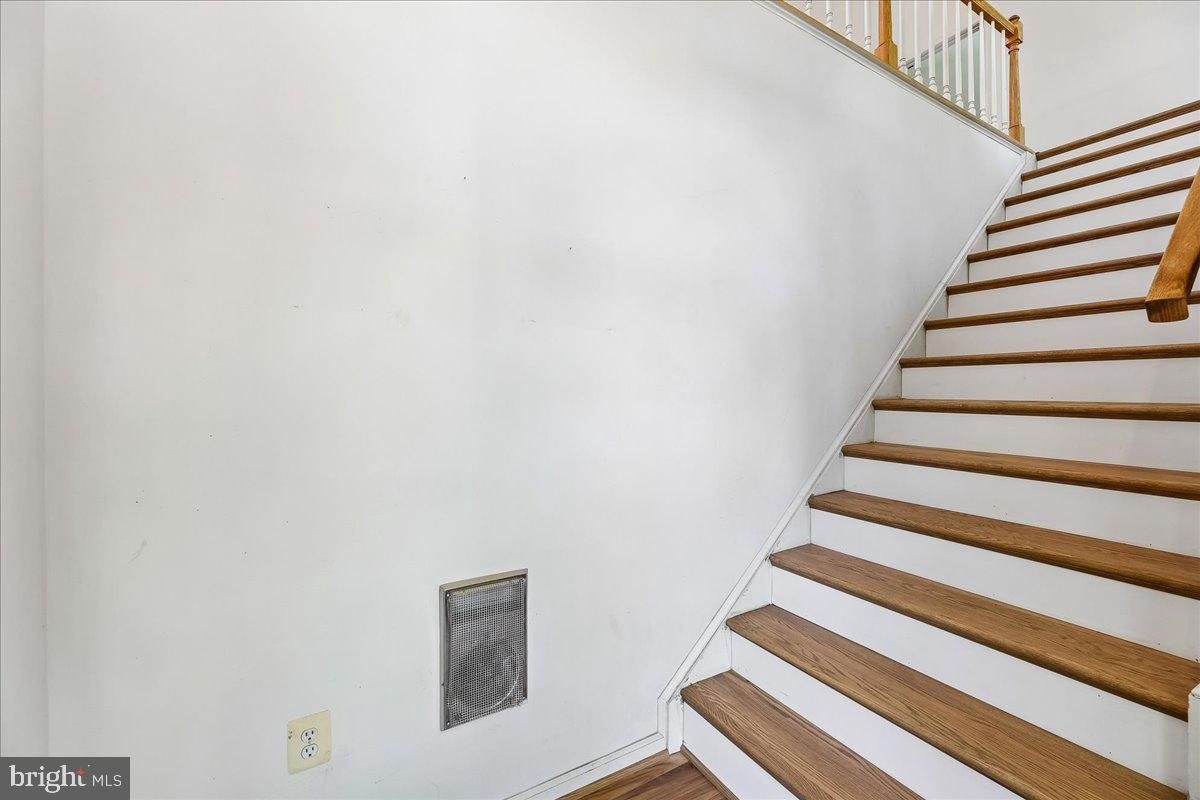HAMPTON POINTE - Residential