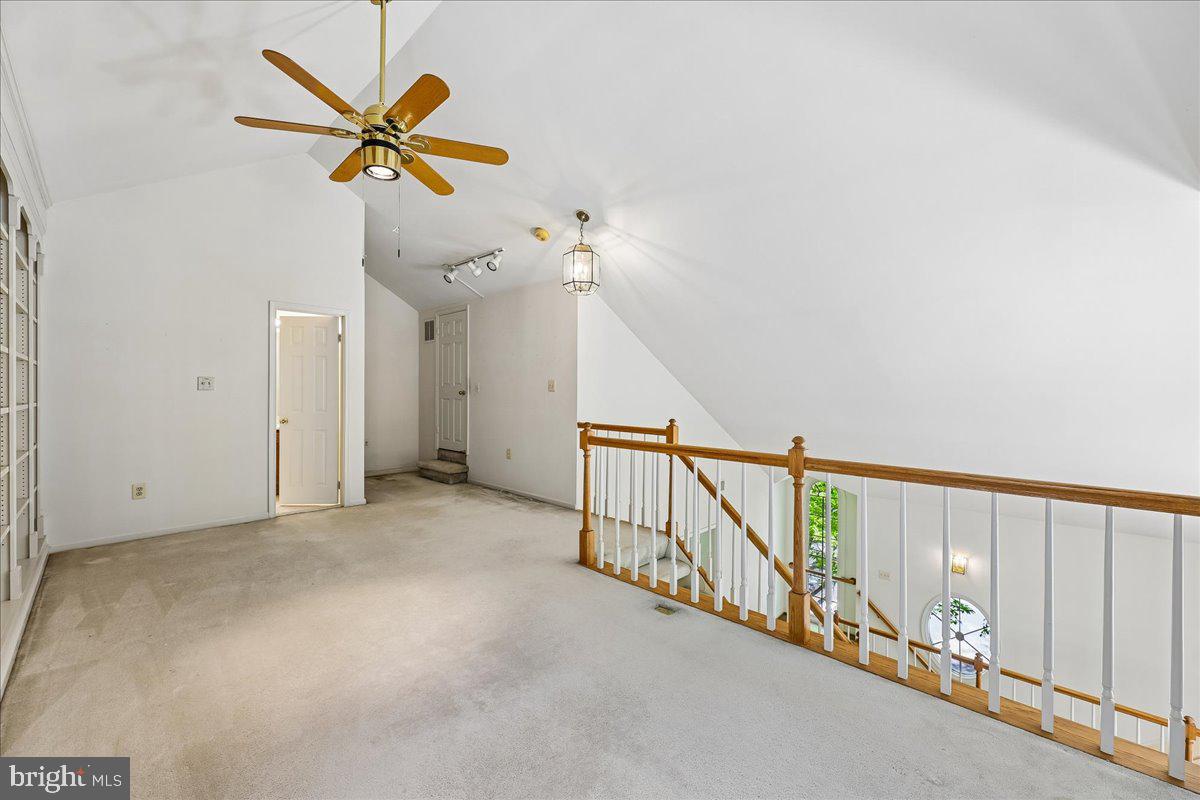 HAMPTON POINTE - Residential