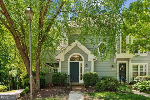 Photo of 1569 Church Hill Place, RESTON, VA 20194 (MLS # VAFX2308112)