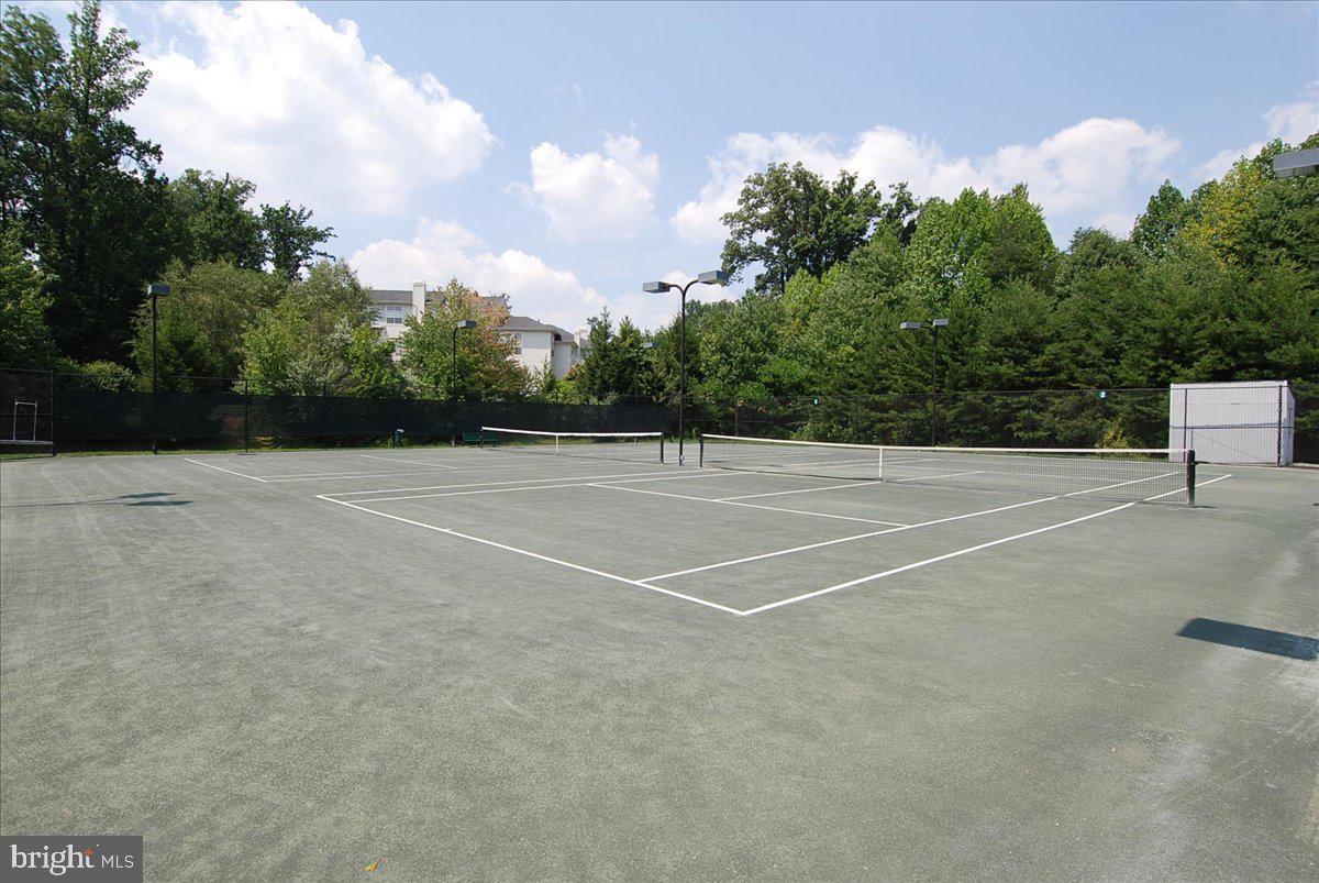 HAMPTON POINTE - Residential