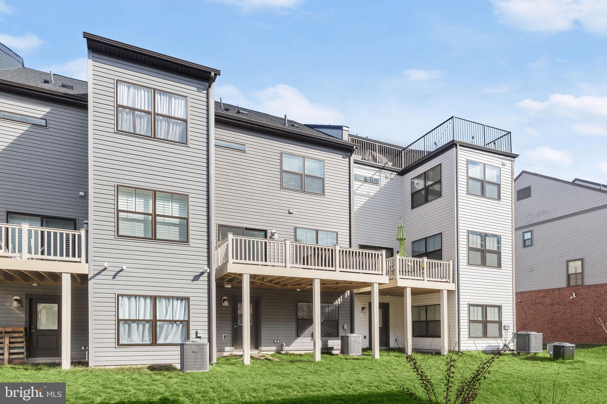 TANYARD SHORES - Residential