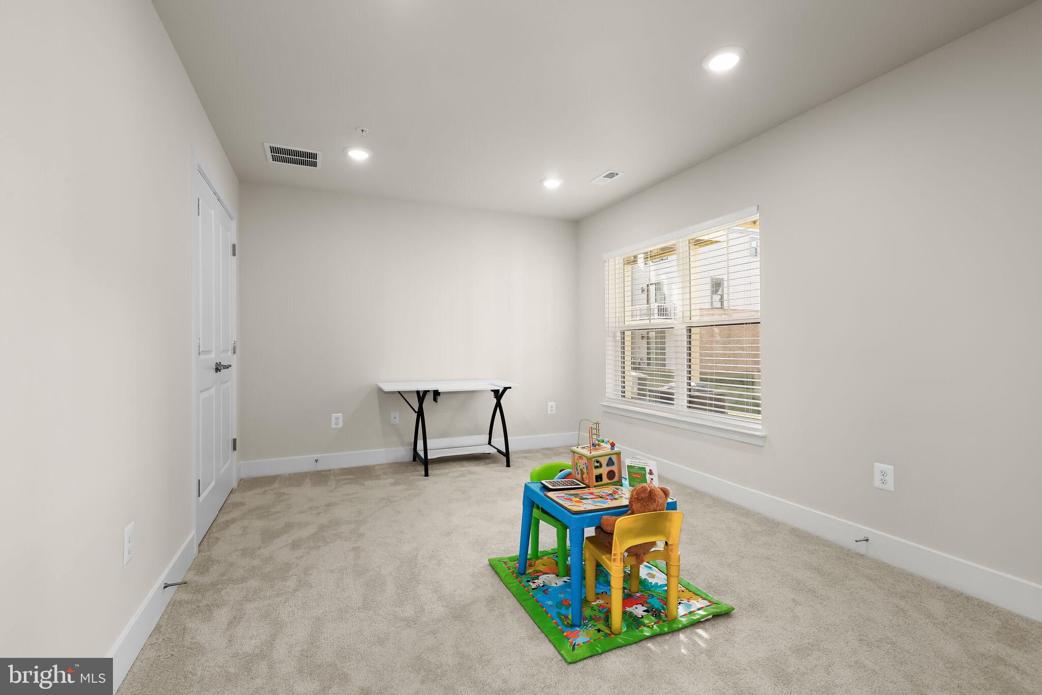 TANYARD SHORES - Residential