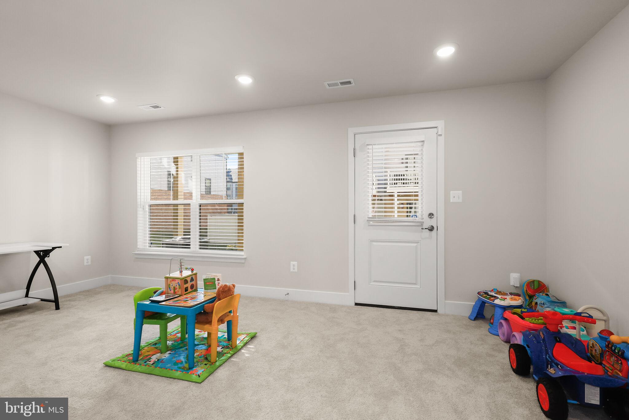 TANYARD SHORES - Residential