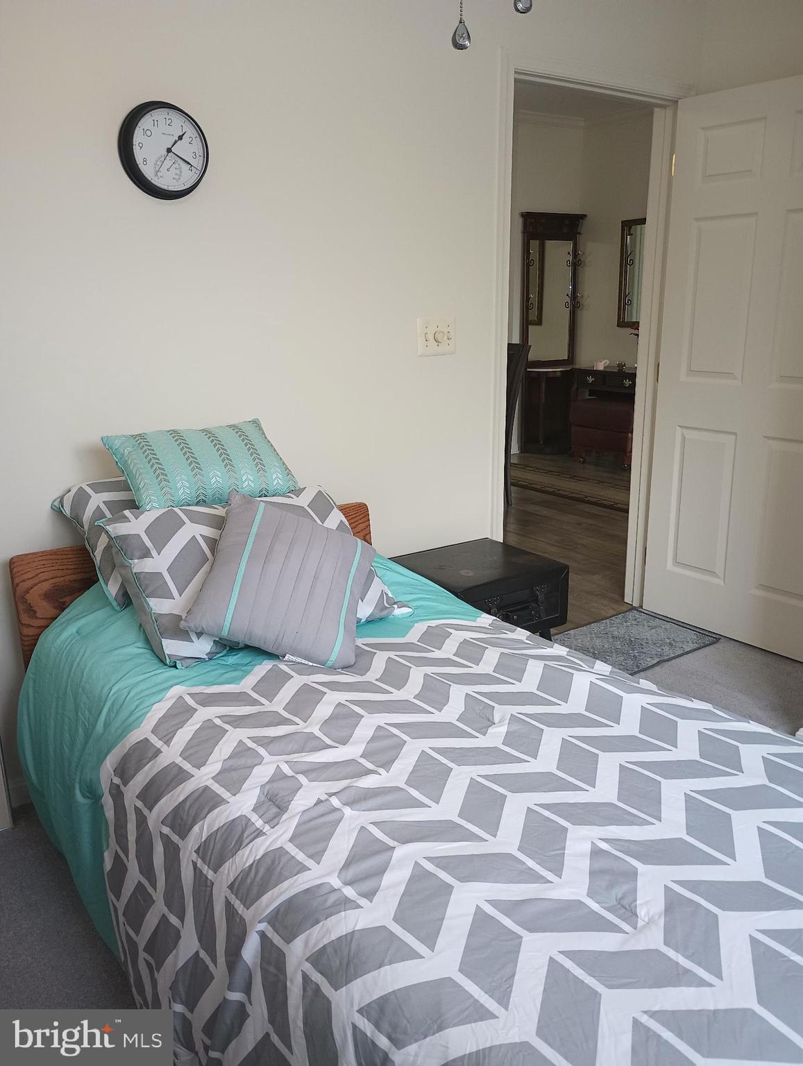 CAMERON GROVE CONDO IX> - Residential