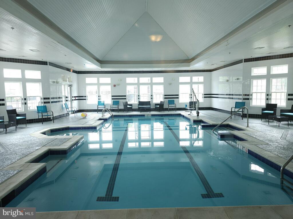 CAMERON GROVE CONDO IX> - Residential