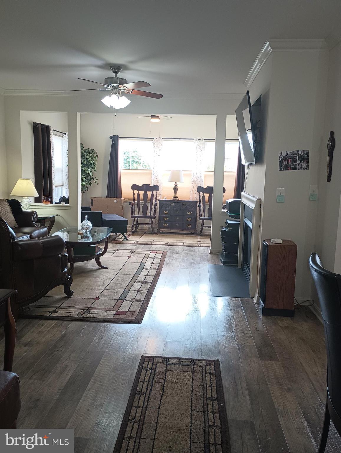 CAMERON GROVE CONDO IX> - Residential