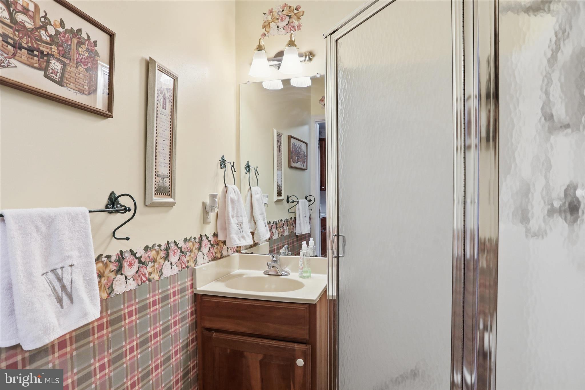 SUMMERLAND MANOR - Residential