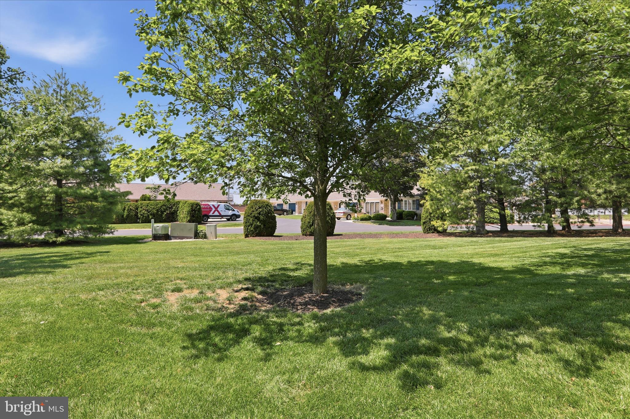 SUMMERLAND MANOR - Residential