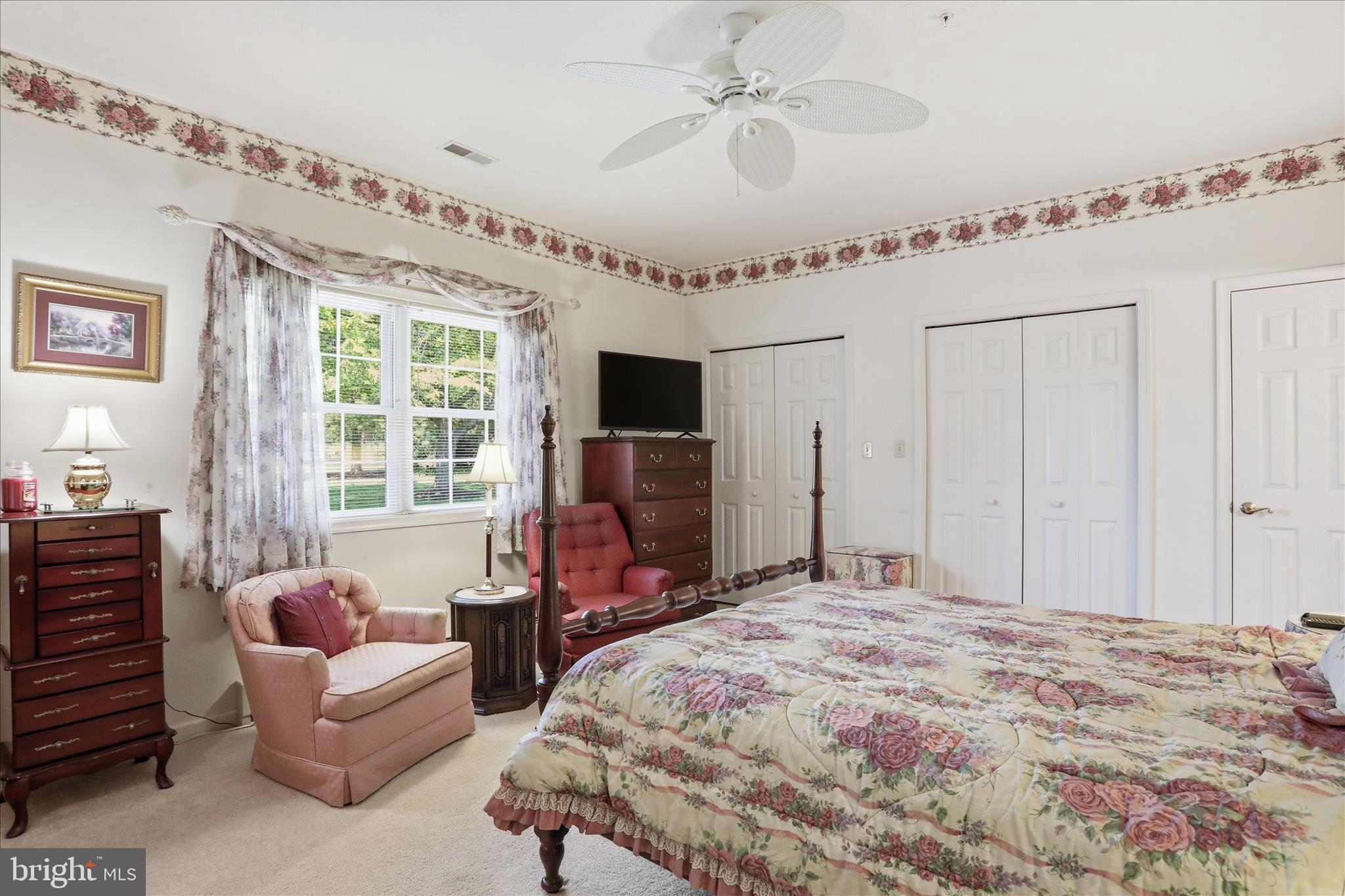 SUMMERLAND MANOR - Residential
