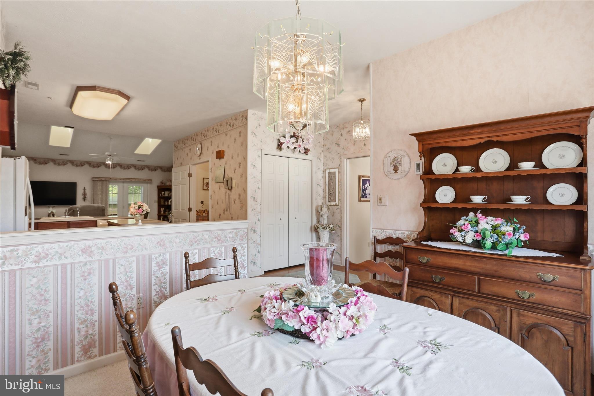 SUMMERLAND MANOR - Residential