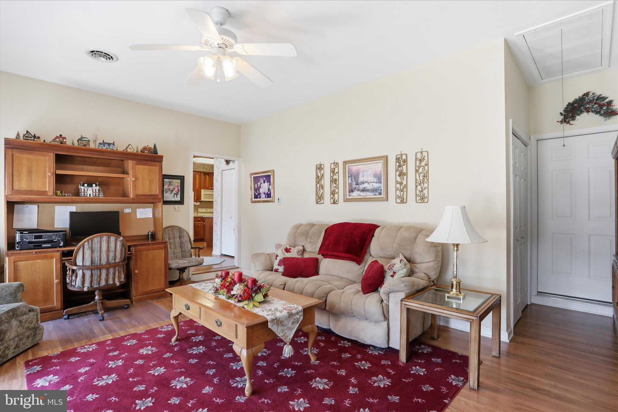 SUMMERLAND MANOR - Residential