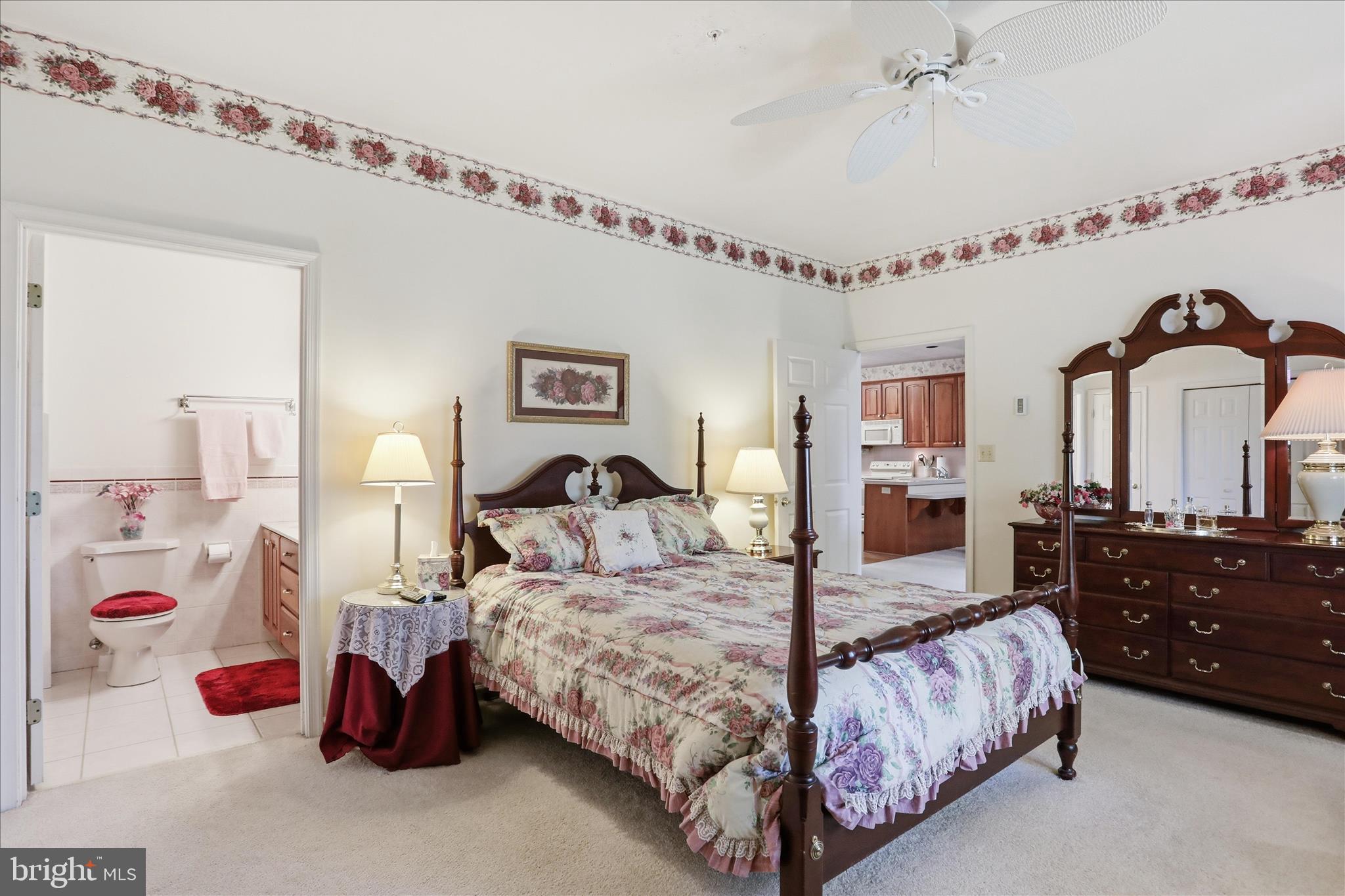 SUMMERLAND MANOR - Residential