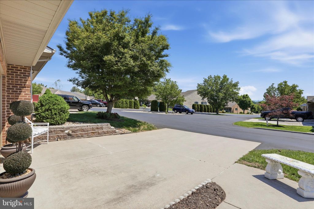 Photo of 352 Sunbrook Lane #117, HAGERSTOWN, MD 21742 (MLS # MDWA2037070)