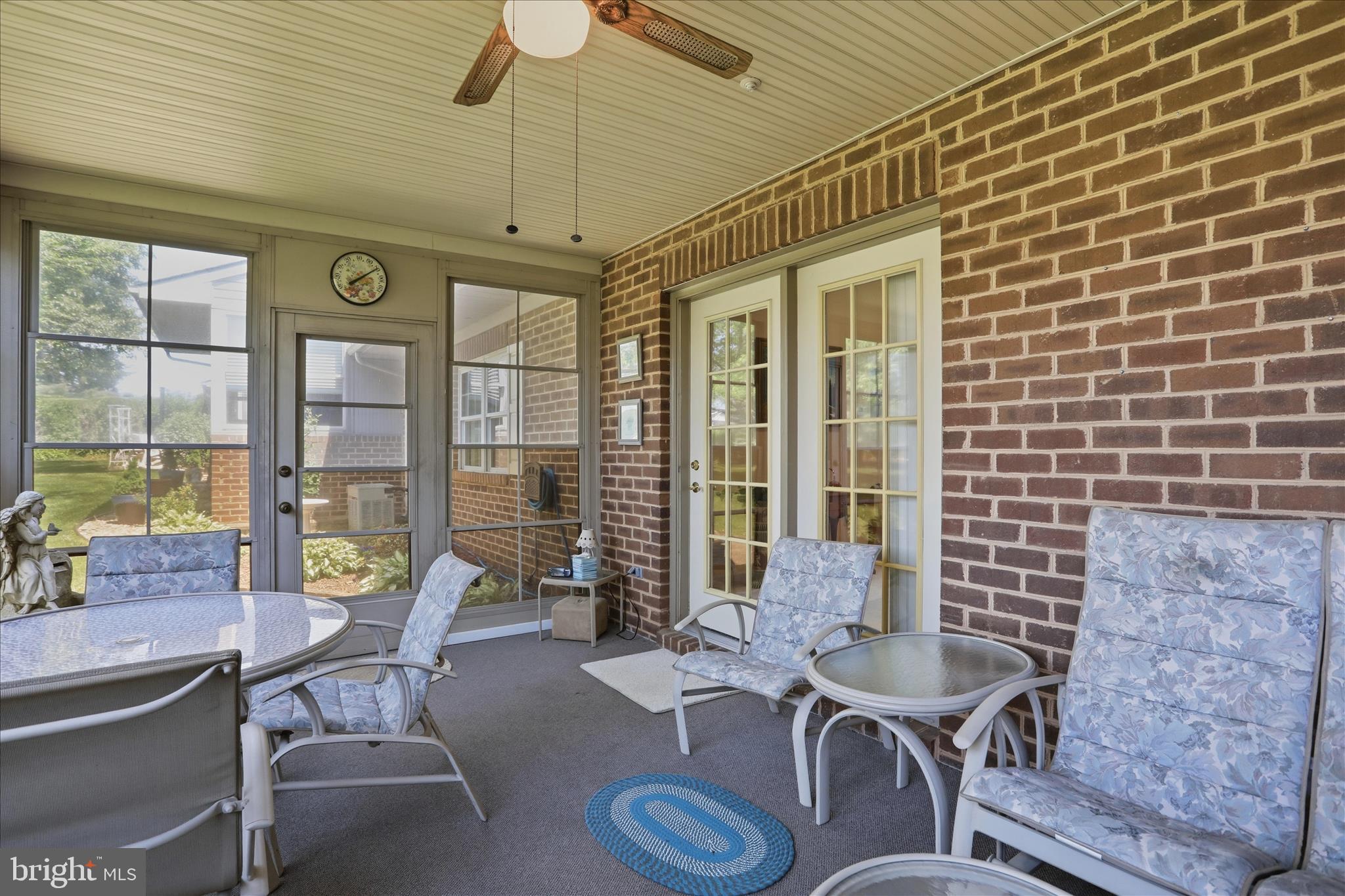 SUMMERLAND MANOR - Residential