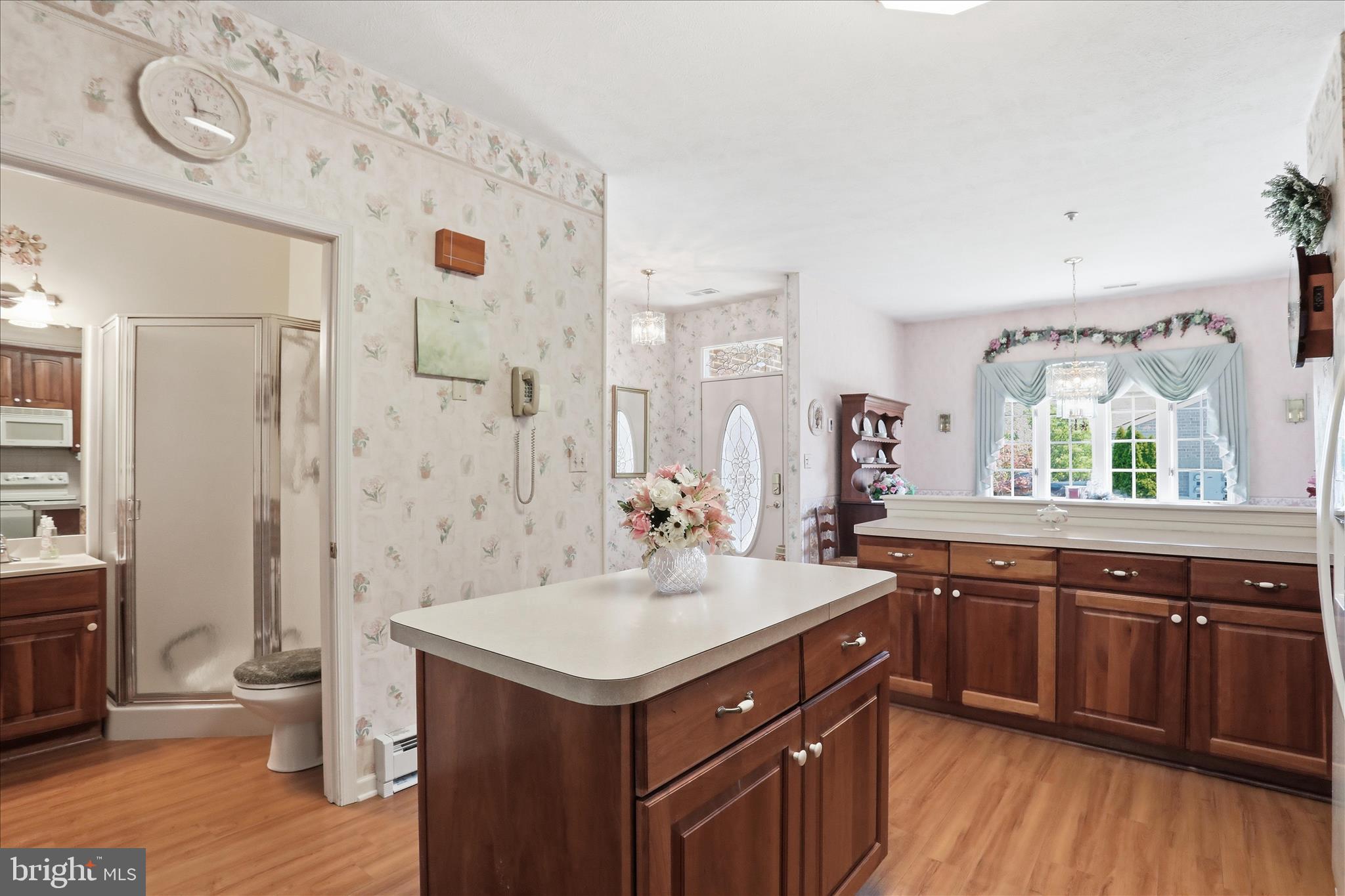 SUMMERLAND MANOR - Residential