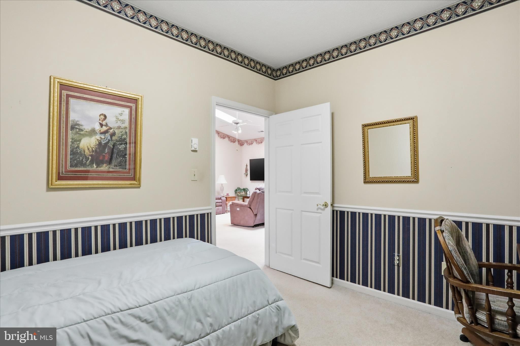 SUMMERLAND MANOR - Residential