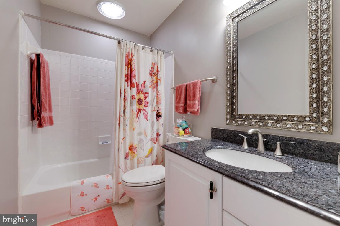 THE COURTYARDS OF GOVERNOR RUNS - Residential