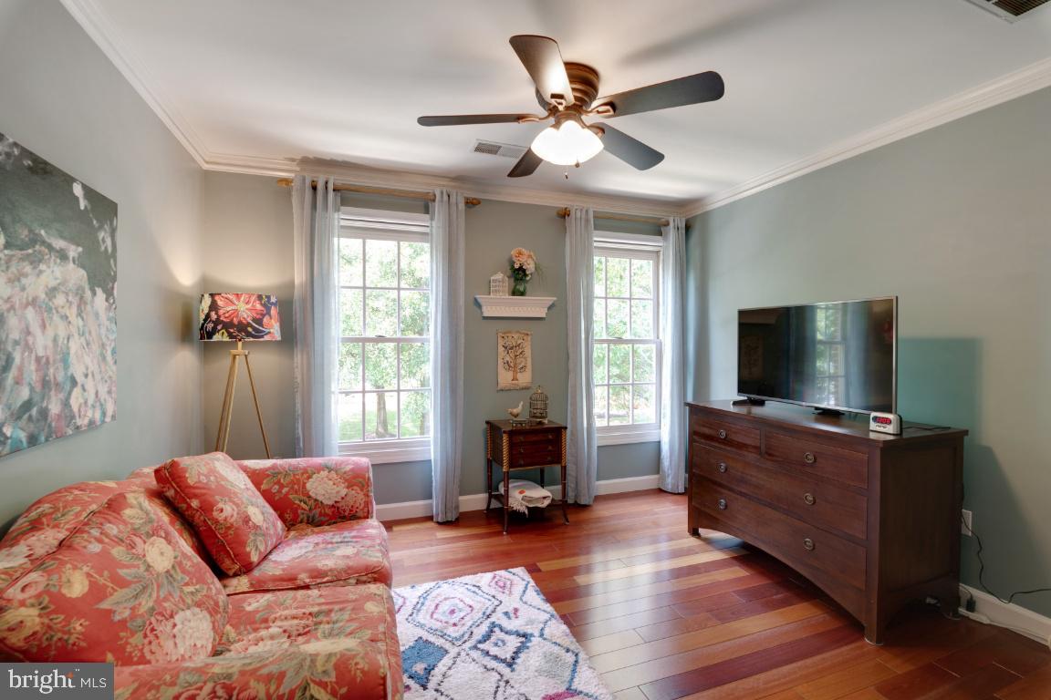 THE COURTYARDS OF GOVERNOR RUNS - Residential