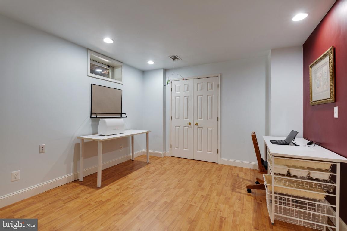 THE COURTYARDS OF GOVERNOR RUNS - Residential