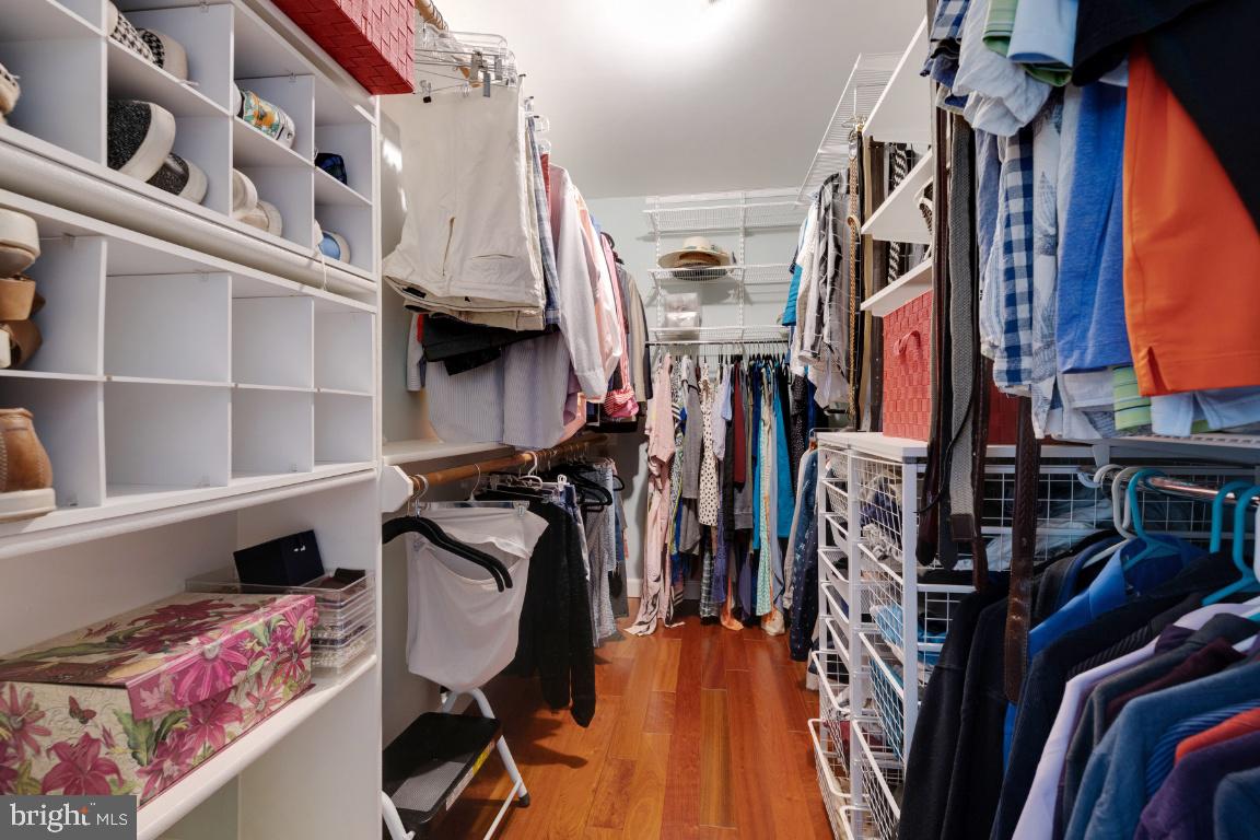 THE COURTYARDS OF GOVERNOR RUNS - Residential