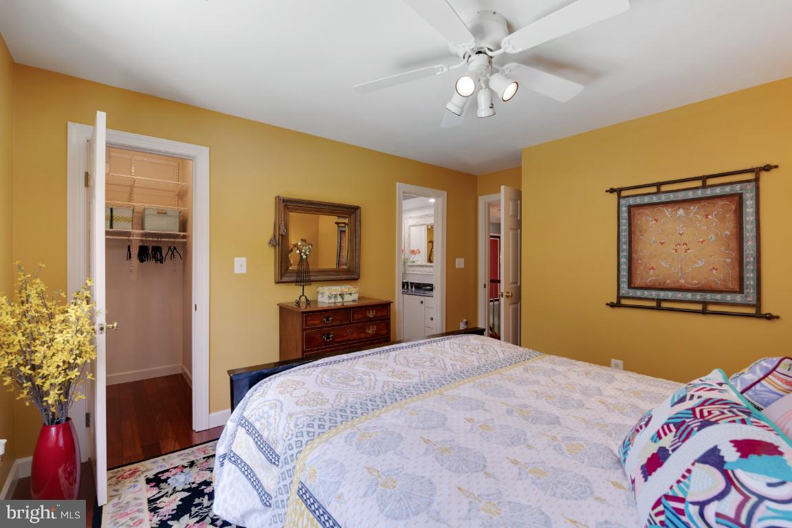 THE COURTYARDS OF GOVERNOR RUNS - Residential