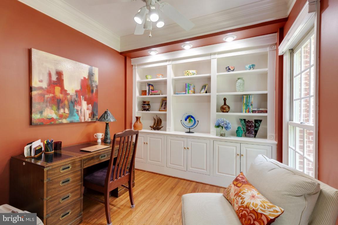 THE COURTYARDS OF GOVERNOR RUNS - Residential