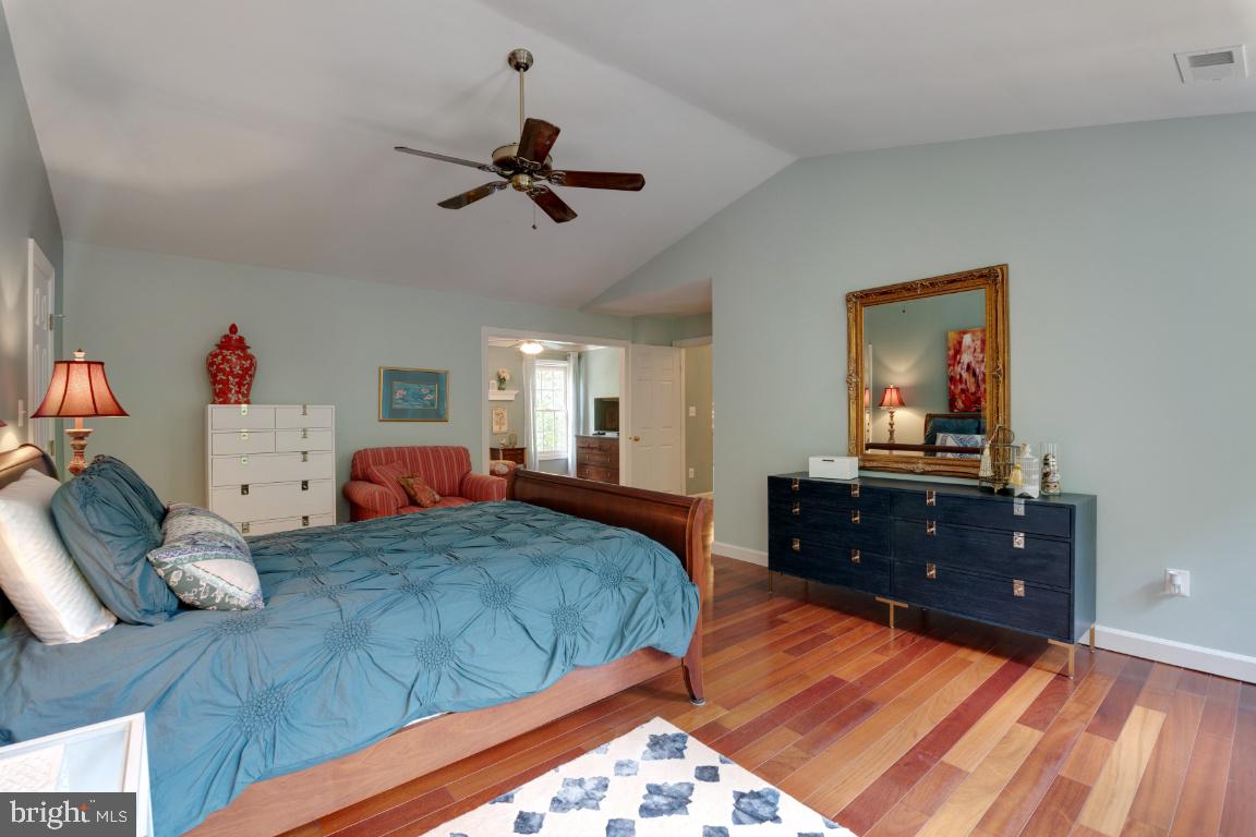 THE COURTYARDS OF GOVERNOR RUNS - Residential