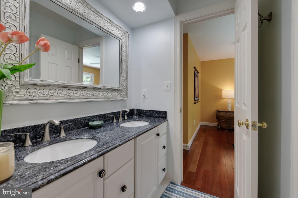 THE COURTYARDS OF GOVERNOR RUNS - Residential