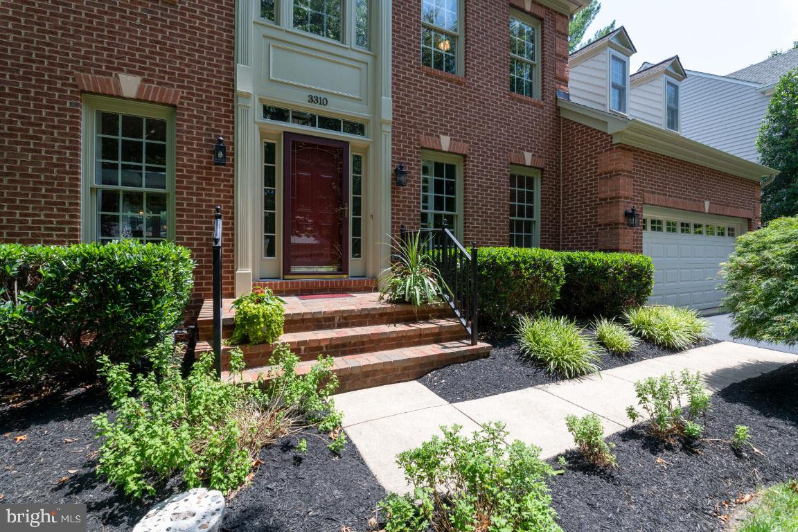 THE COURTYARDS OF GOVERNOR RUNS - Residential