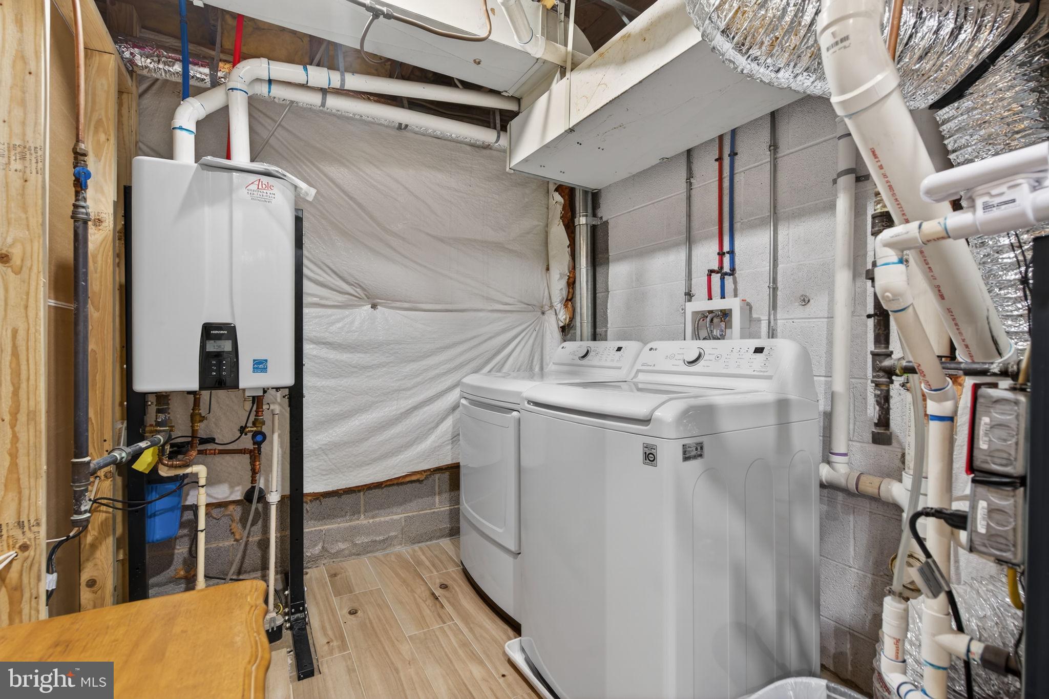 CEDARBROOKE - Residential