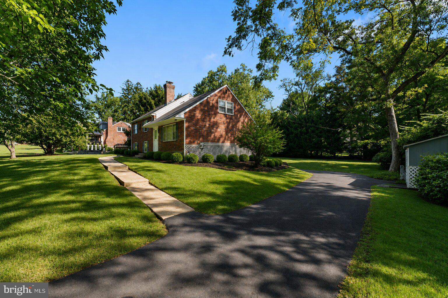 6 CLOVER LANE