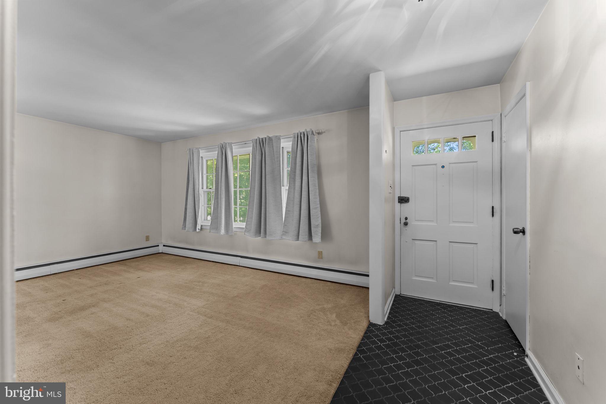 6 CLOVER LANE