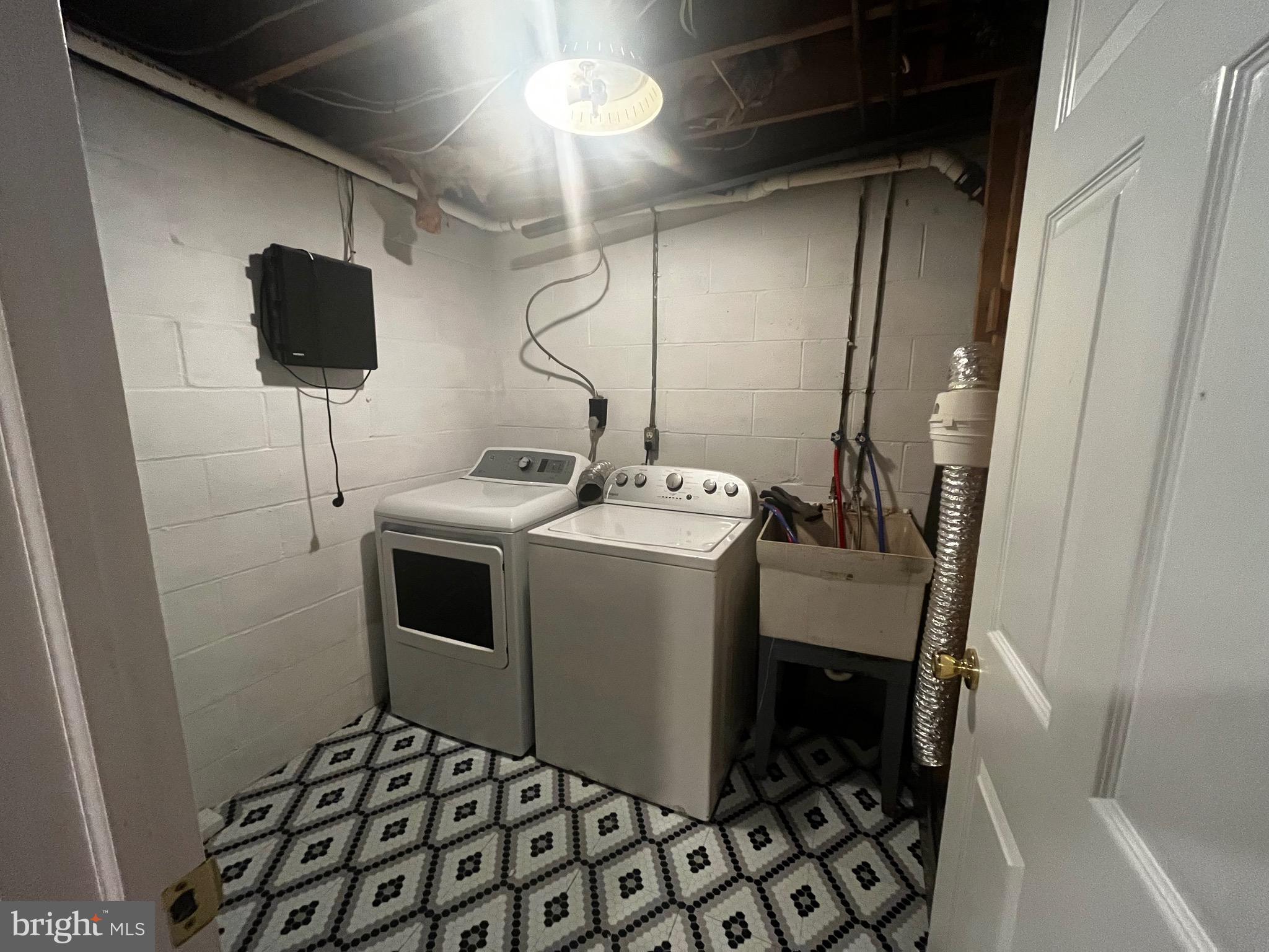 EDGE MEAD - Residential Lease