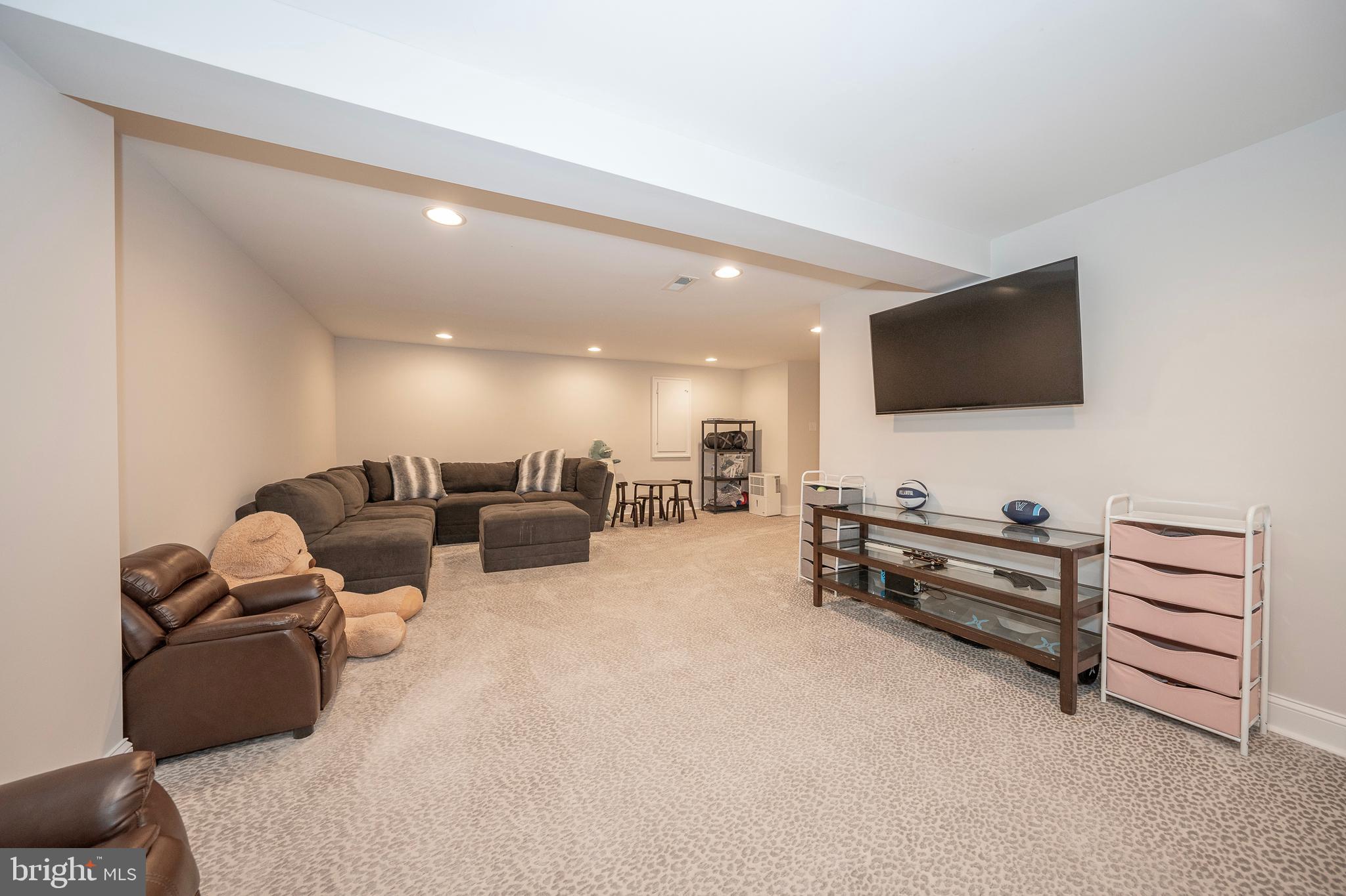 STRAFFORD VILLAGE - Residential