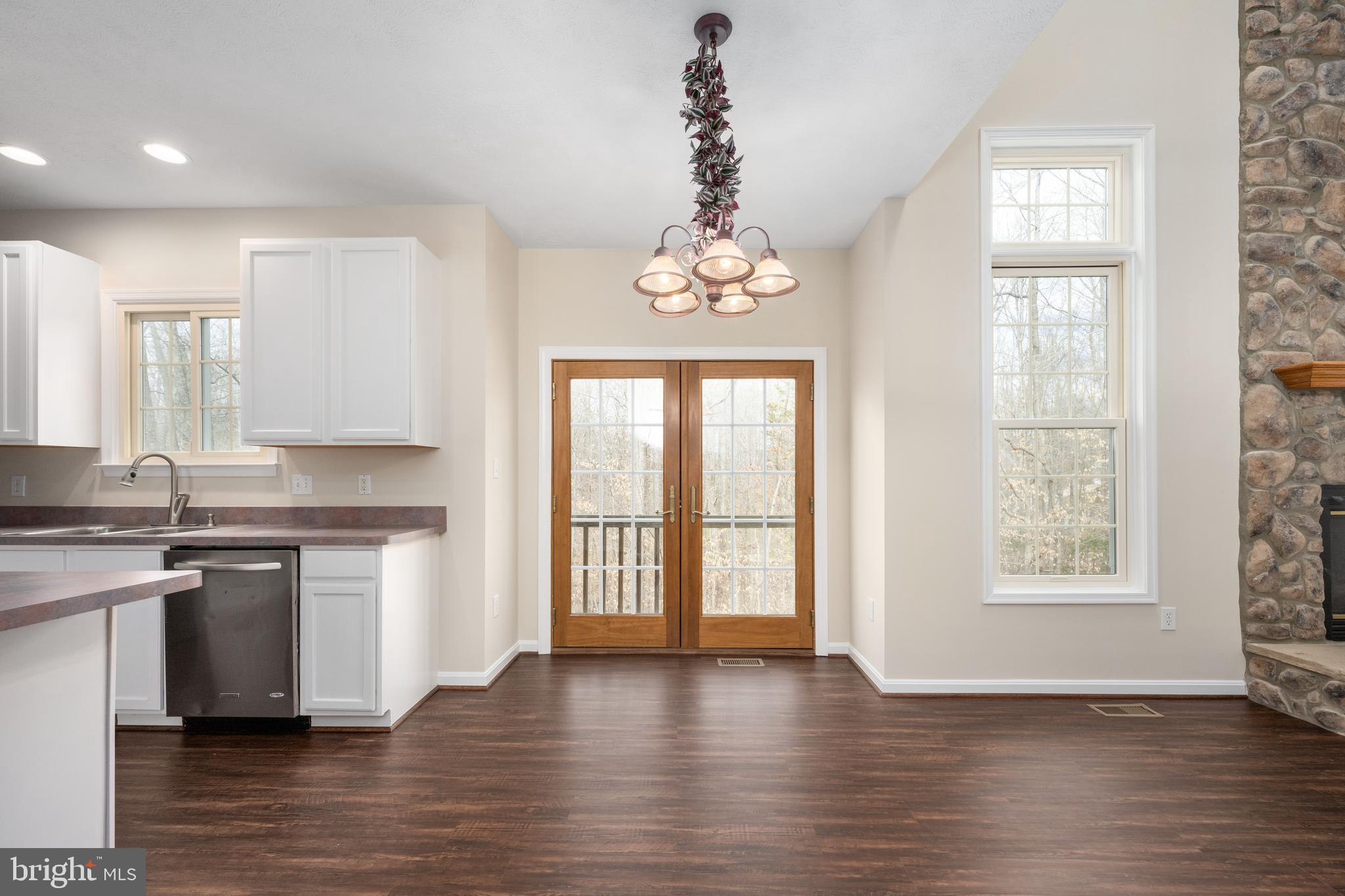 PRESIDENTIAL LAKES - Residential