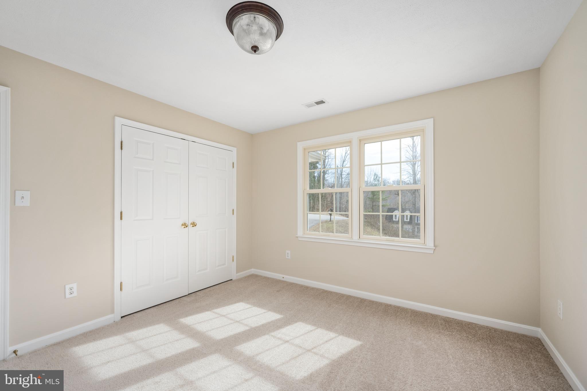 PRESIDENTIAL LAKES - Residential