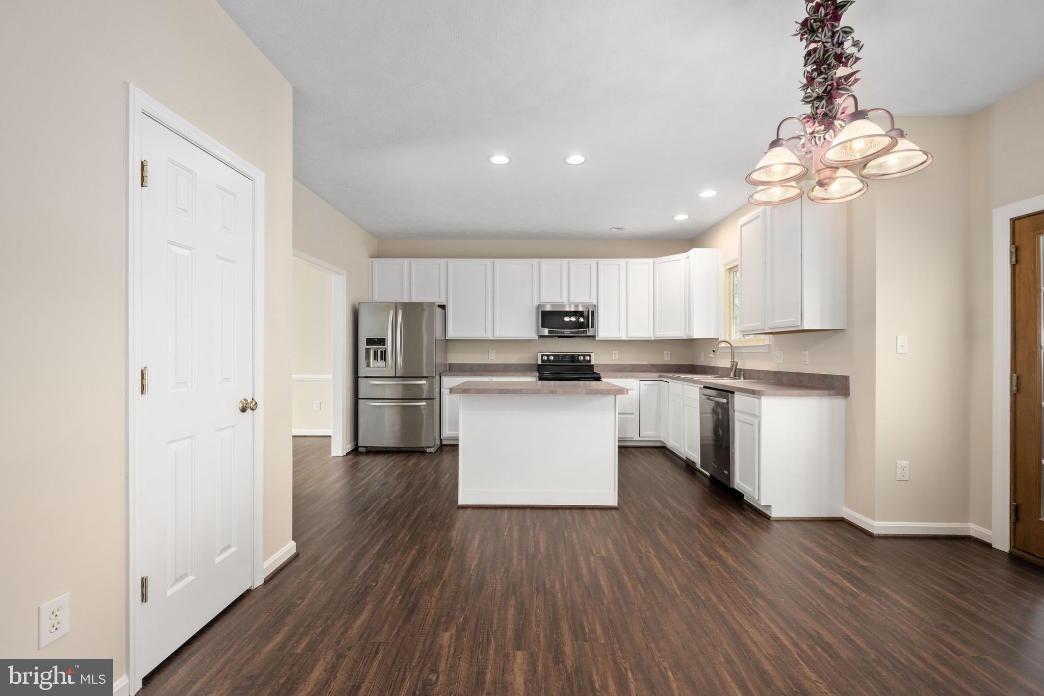 PRESIDENTIAL LAKES - Residential