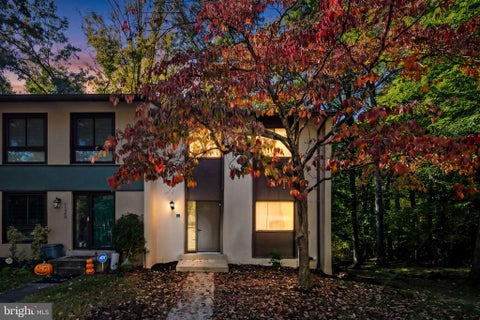 Photo of 11966 Barrel Cooper Court, RESTON, VA 20191 (MLS # VAFX2346214)