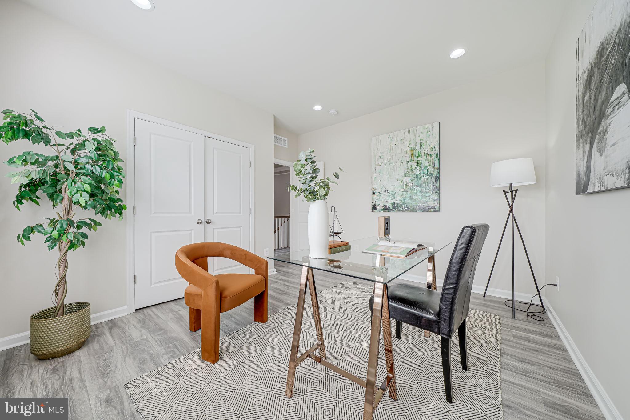 JEFFERSON SQUARE - Residential