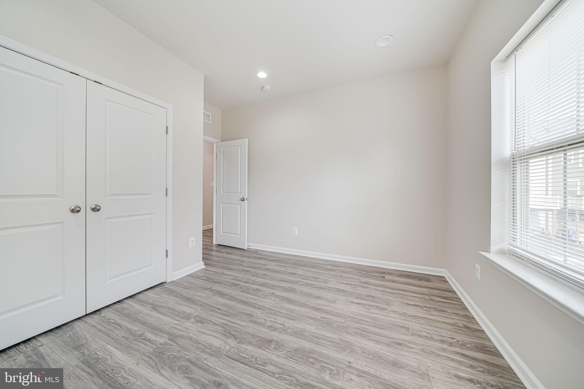 JEFFERSON SQUARE - Residential