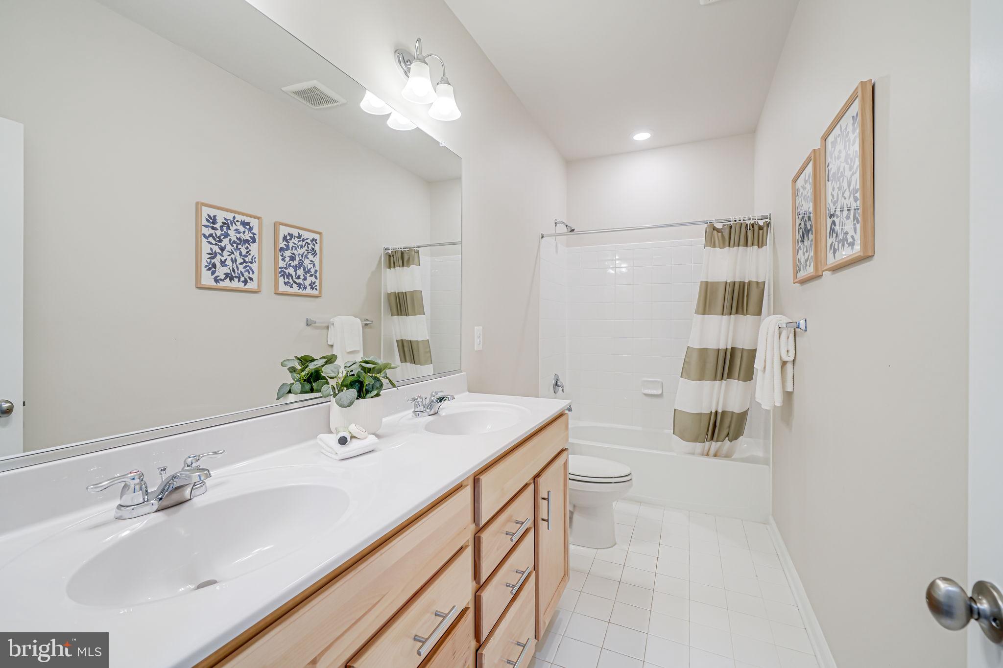 JEFFERSON SQUARE - Residential