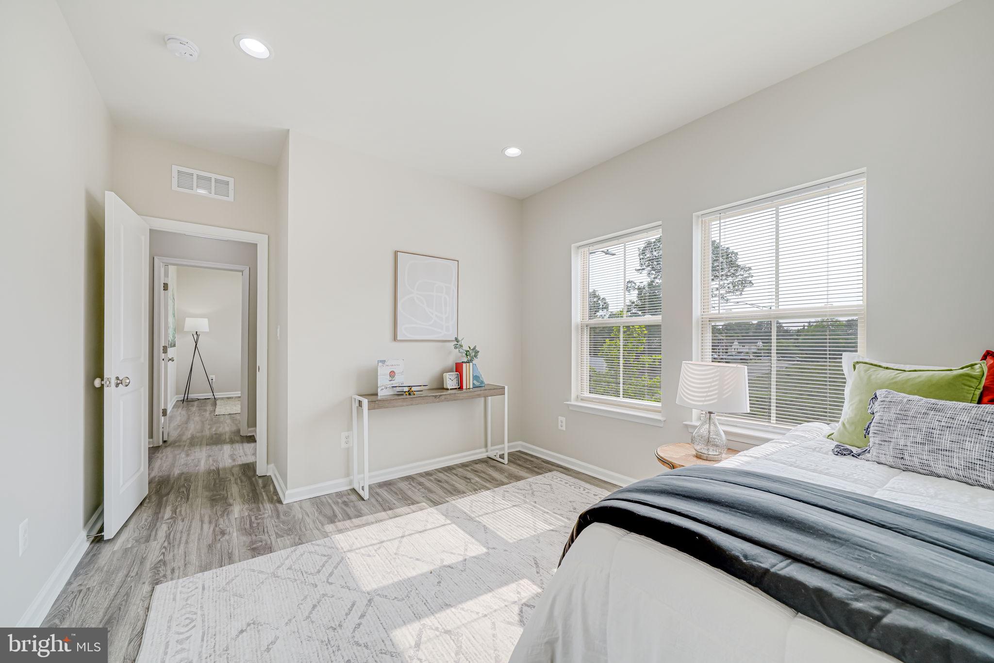 JEFFERSON SQUARE - Residential