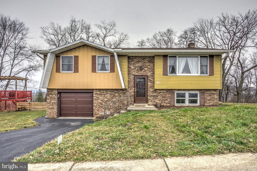 Photo of 160 Boomerang Drive, Ephrata, PA 17522 (MLS # PALA2047480)