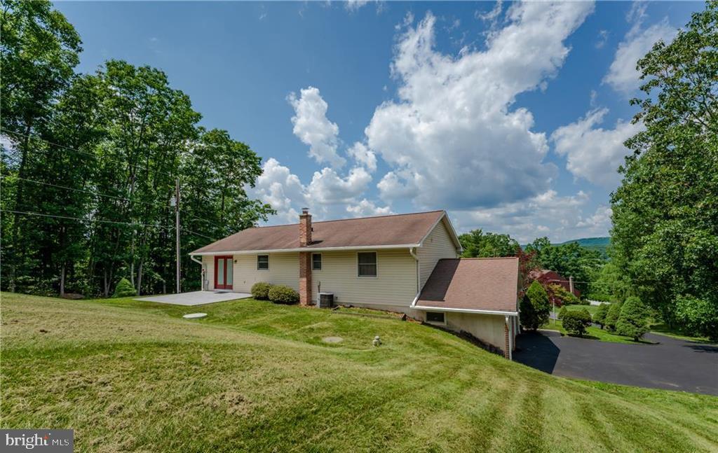590 AIRPORT ROAD