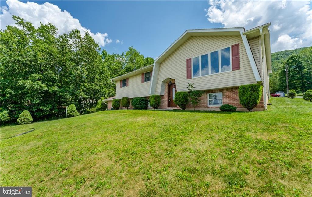 590 AIRPORT ROAD