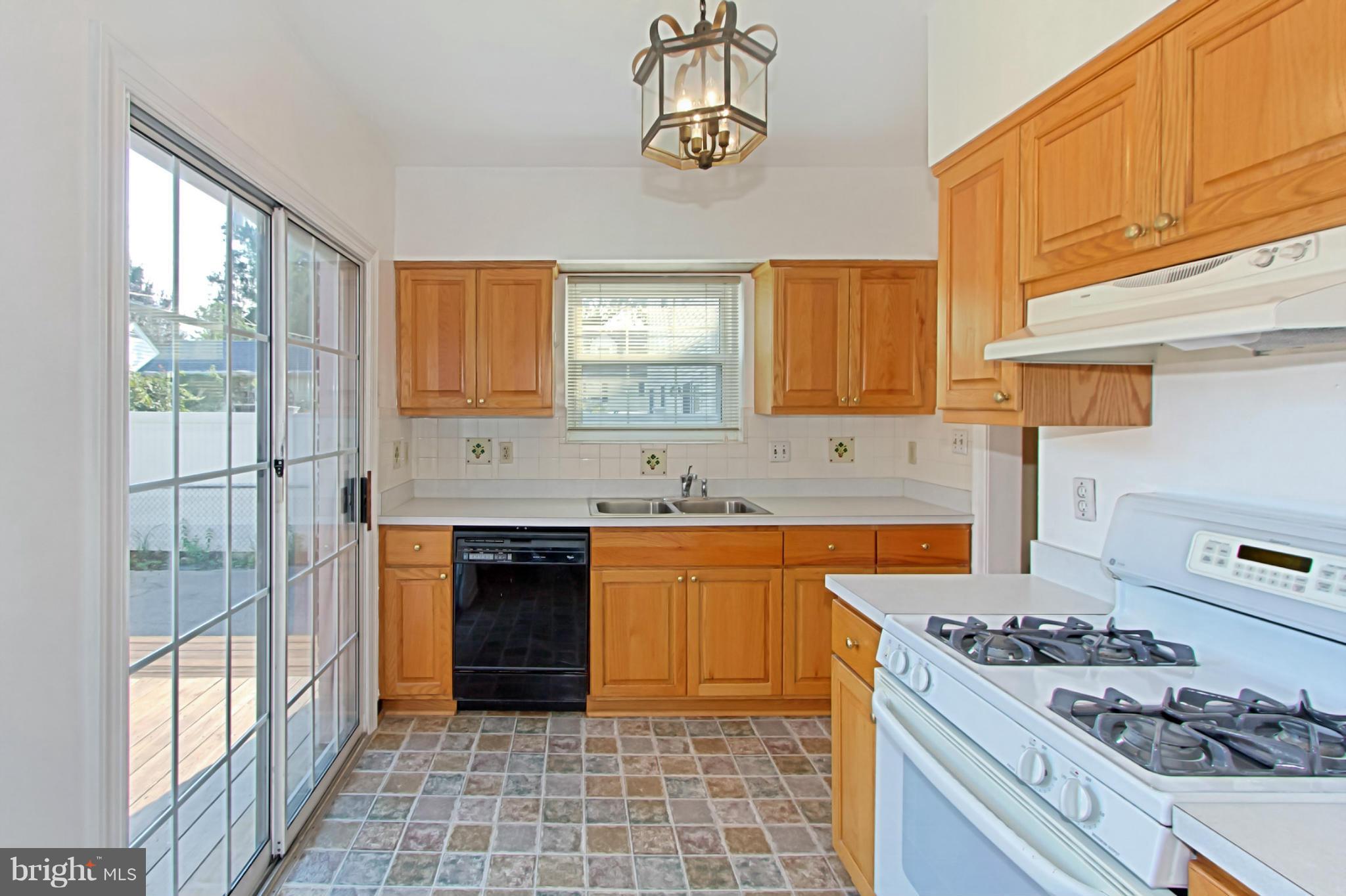 ADDISON HEIGHTS - Residential Lease